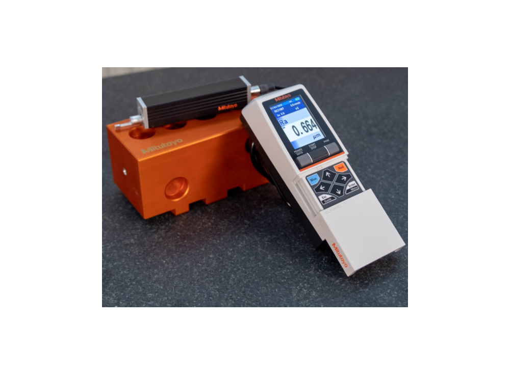 Mitutoyo Surftest SJ-210 - Portable measuring instrument for easily and accurately measure surface roughness.
